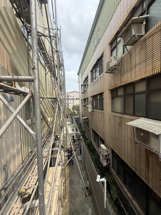 五股搭鐵皮屋